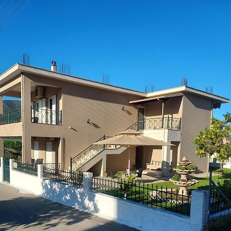 איגומניטסה Διαμέρισμα Μεντησ מראה חיצוני תמונה