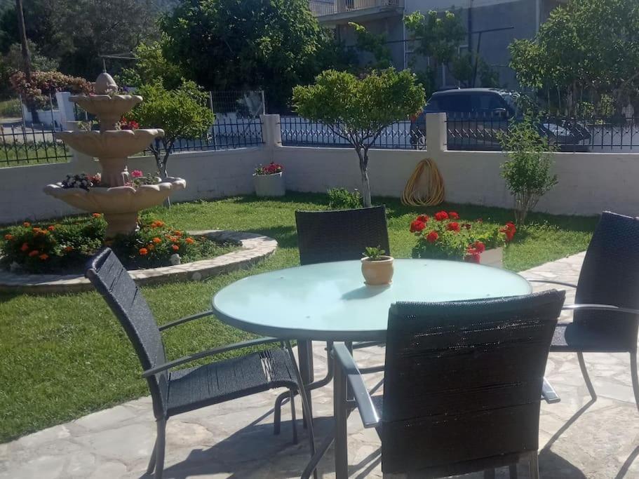 איגומניטסה Διαμέρισμα Μεντησ מראה חיצוני תמונה
