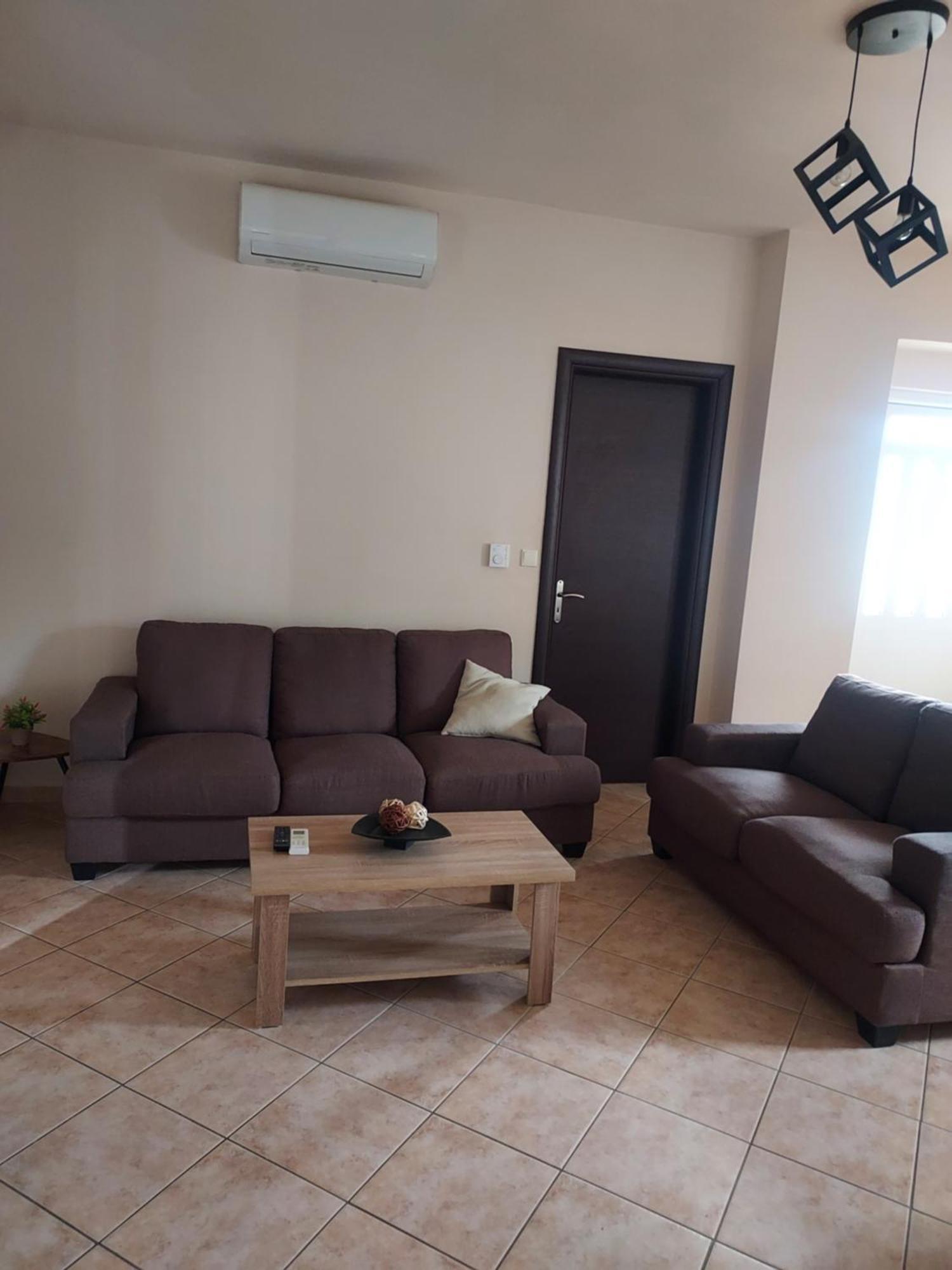 איגומניטסה Διαμέρισμα Μεντησ מראה חיצוני תמונה