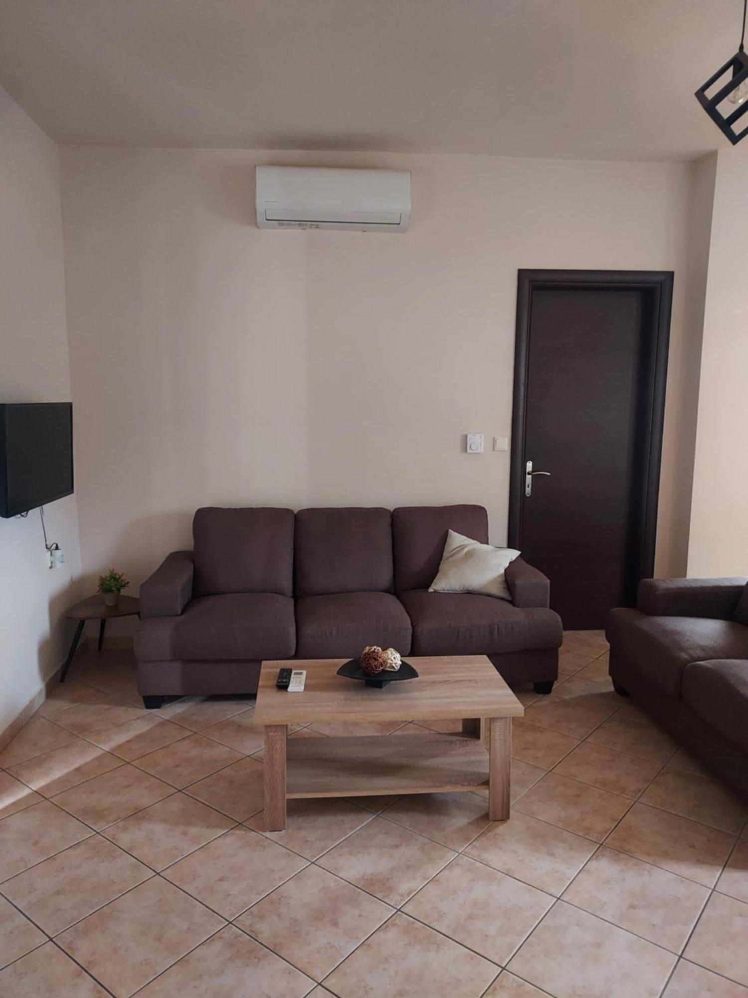 איגומניטסה Διαμέρισμα Μεντησ מראה חיצוני תמונה
